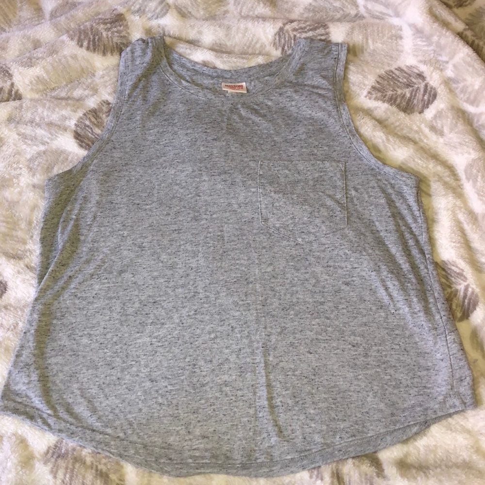 Grey tank top